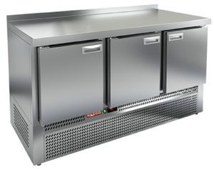 Купить SNE 111/TN стол охл.(-2+10), 3 двери, 1485х600х850мм, ниж.распол.агрегата, HICOLD RUS